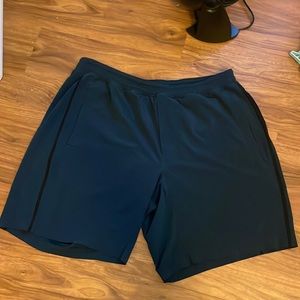 Lulu lemon Mens Response shorts Lined 9”